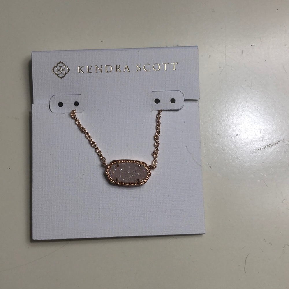 Kendra Scott necklace